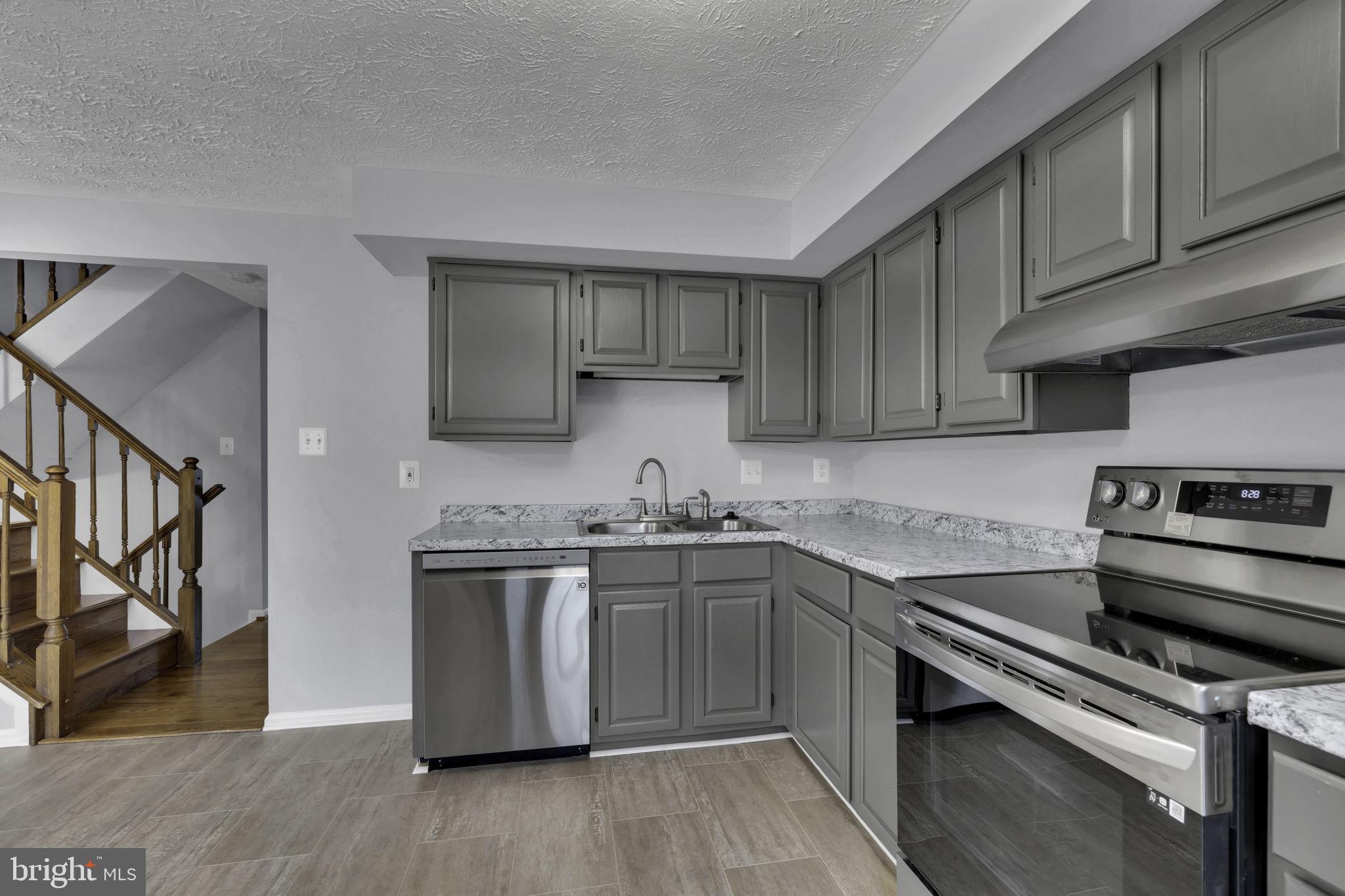 7578 Aspenpark Road Lorton, VA 22079 - Photo 10 of 34 Gallery Image 10
