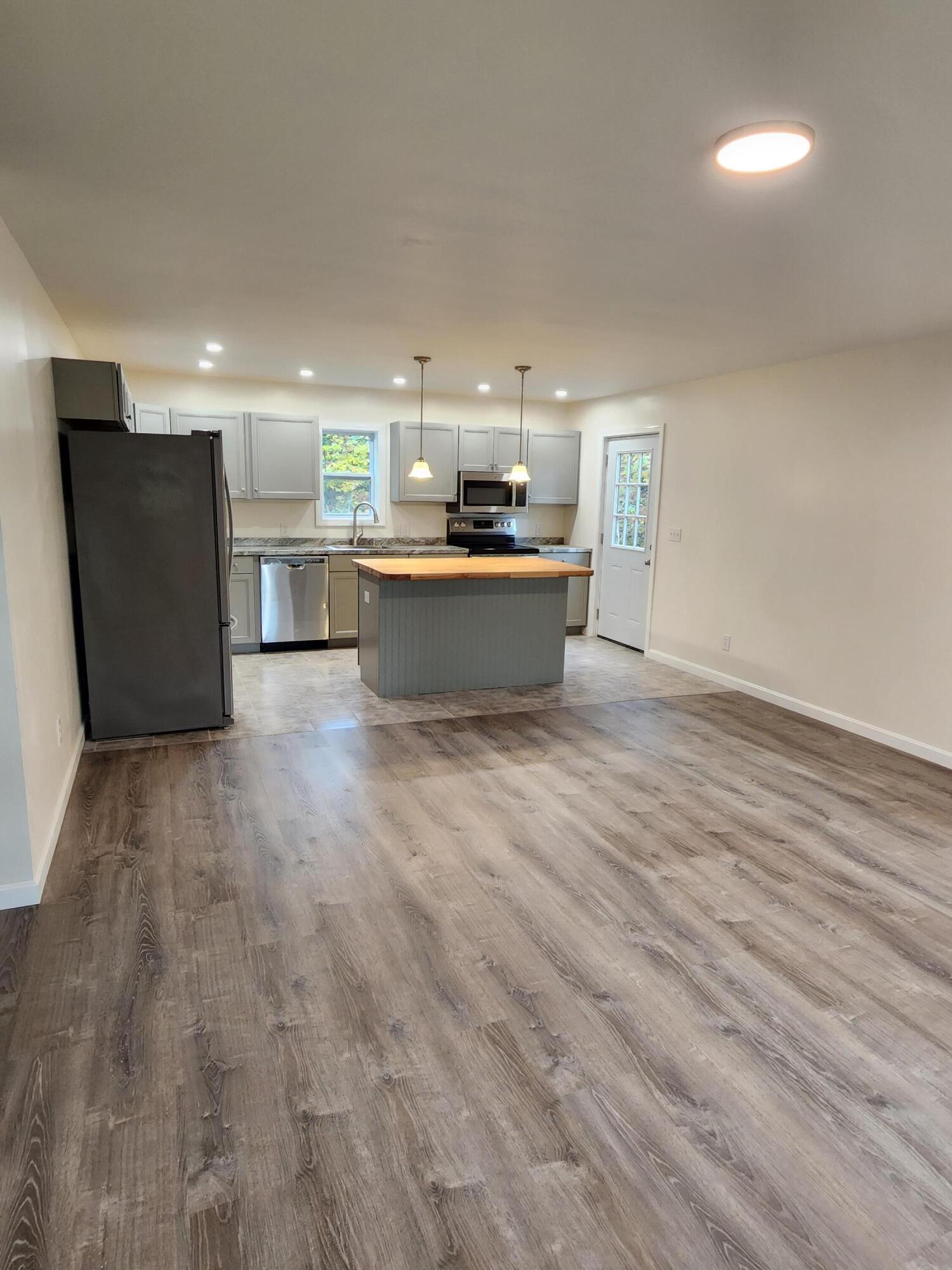 10 Oak Ridge Lane Frankfort, ME 04438 - Photo 6 of 27 20221010_085326