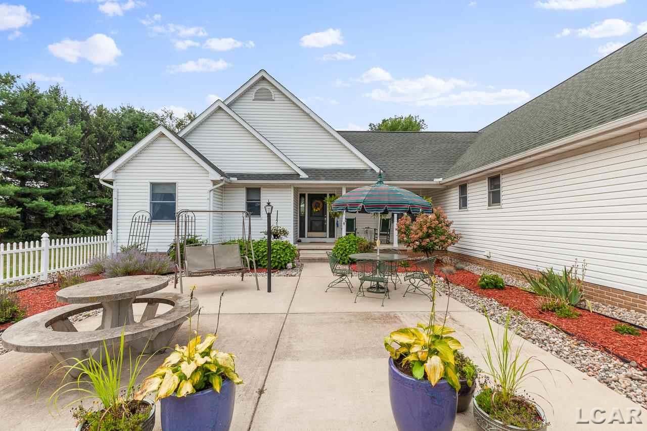 12984 Dixon Road Dundee, MI 48131 - Photo 1 of 58