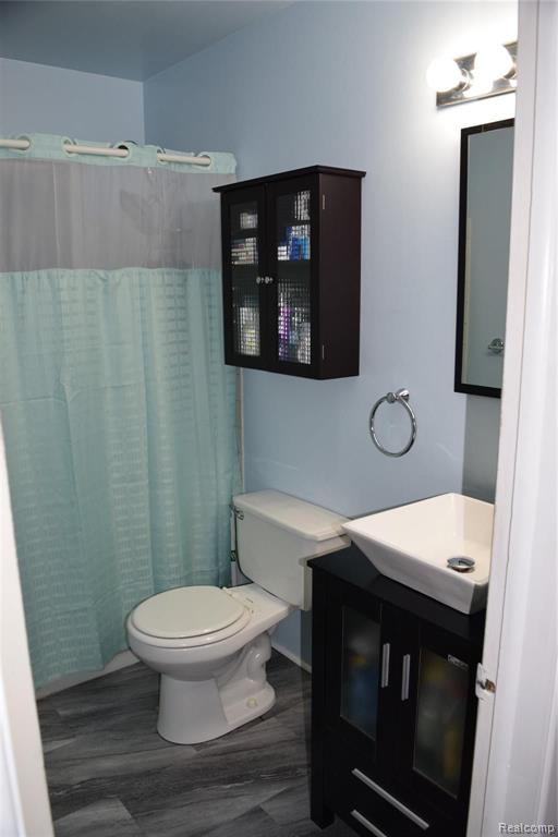 35499 Kelly Road Clinton Township, MI 48035 - Photo 17 of 22