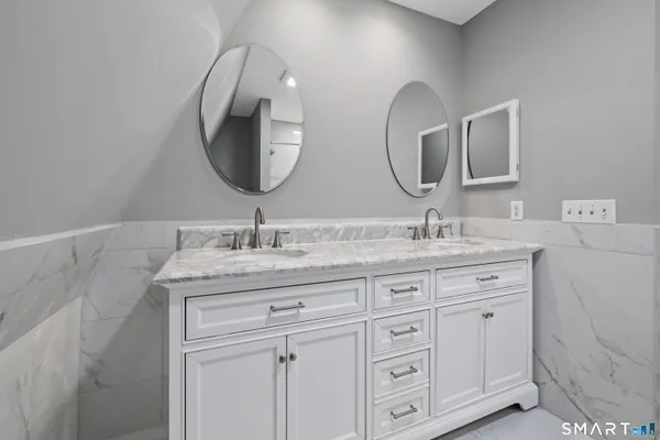 $3,900 | 151 Seaside Avenue, Unit 1, Stamford, CT 06902