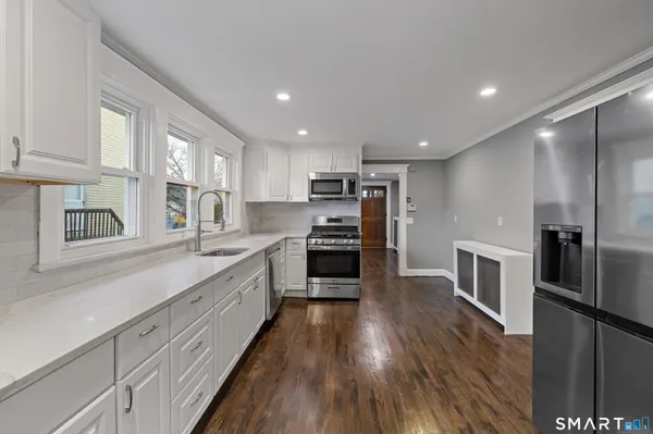 $3,900 | 151 Seaside Avenue, Unit 1, Stamford, CT 06902