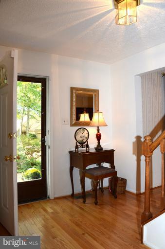 1876 Post Oak Trail Reston, VA 20191 - Photo 2 of 30 Interior (General)