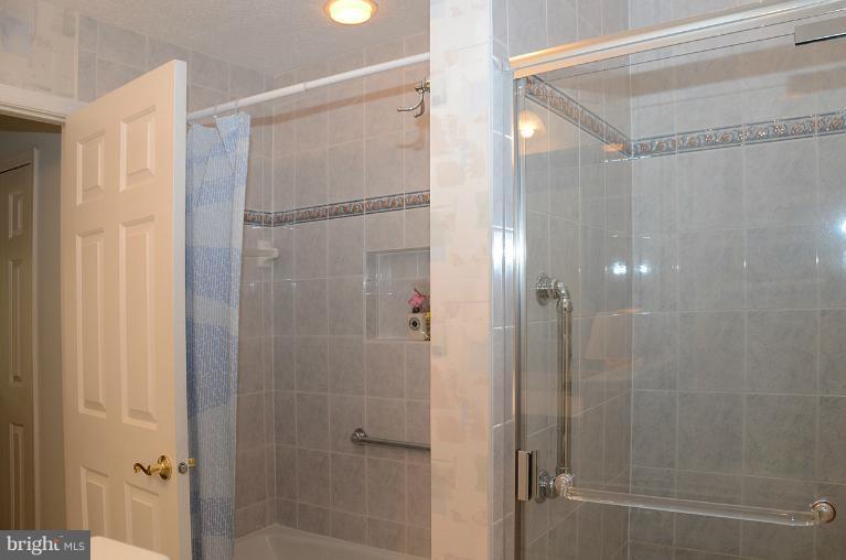 1876 Post Oak Trail Reston, VA 20191 - Photo 16 of 30 Bath (Master)
