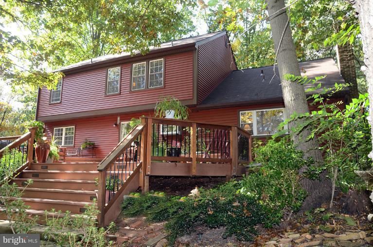 1876 Post Oak Trail Reston, VA 20191 - Photo 22 of 30 Exterior (Rear)