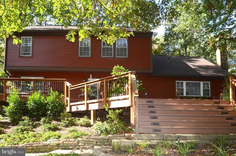 1876 Post Oak Trail Reston, VA 20191 - Photo 23 of 30 Exterior (Rear)