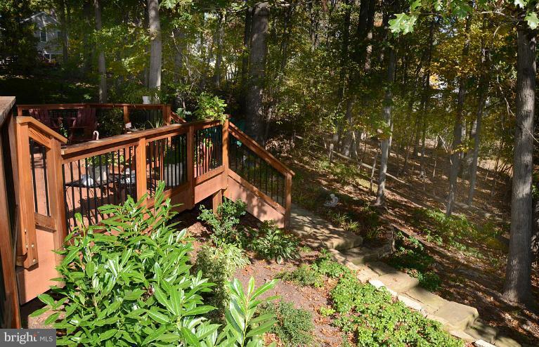 1876 Post Oak Trail Reston, VA 20191 - Photo 28 of 30 View