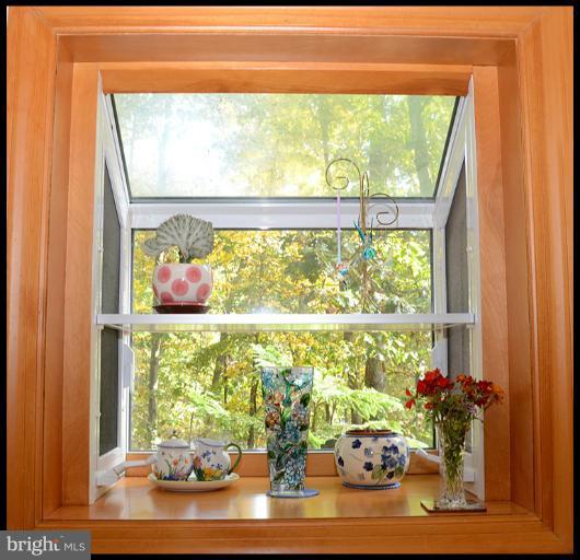 1876 Post Oak Trail Reston, VA 20191 - Photo 9 of 30 Kitchen