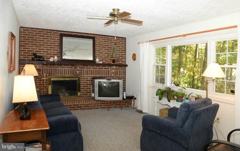 1876 Post Oak Trail Reston, VA 20191 - Photo 10 of 30 Family Room