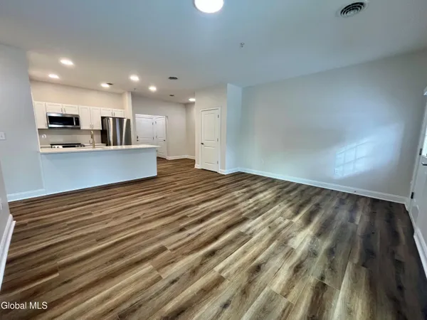 $2,467 | 60 Weibel Avenue, Unit 3BW102, Saratoga Springs, NY 12866