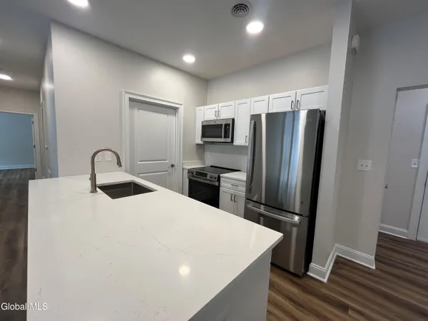 $2,467 | 60 Weibel Avenue, Unit 3BW102, Saratoga Springs, NY 12866