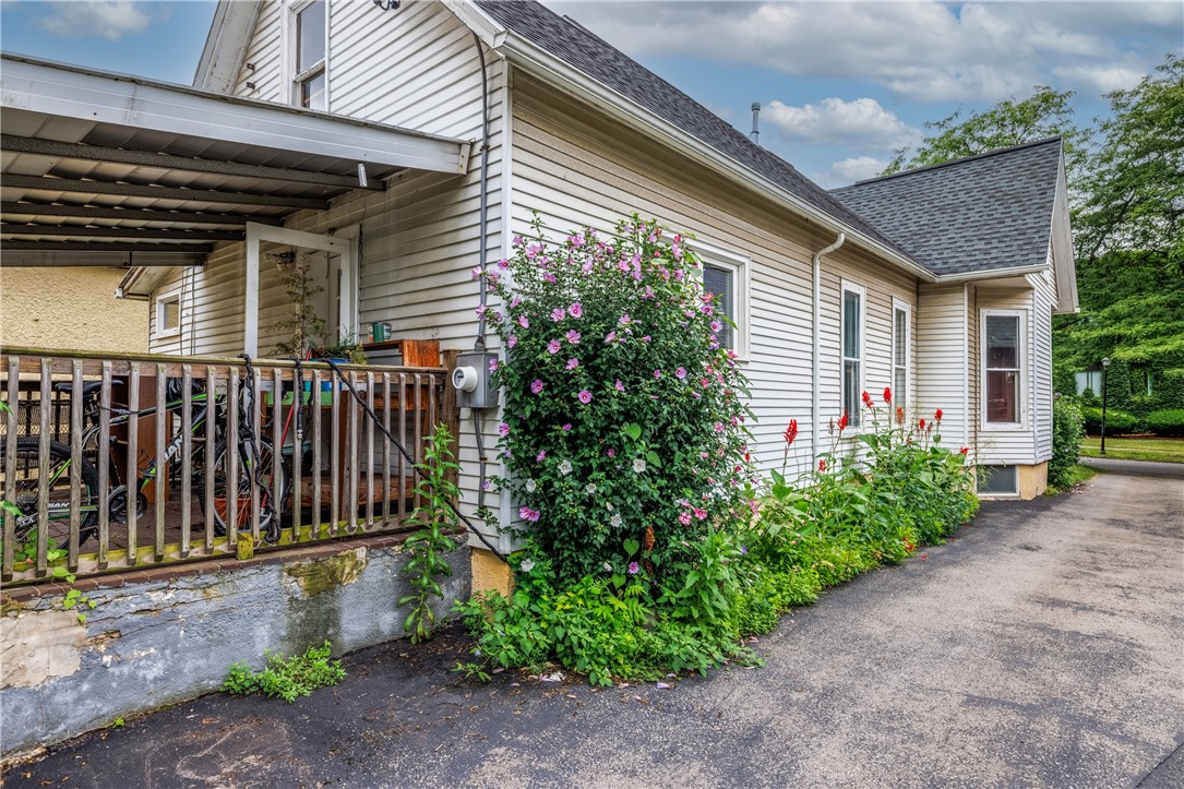 110 Field Street Rochester, NY 14620 - Photo 5 of 12