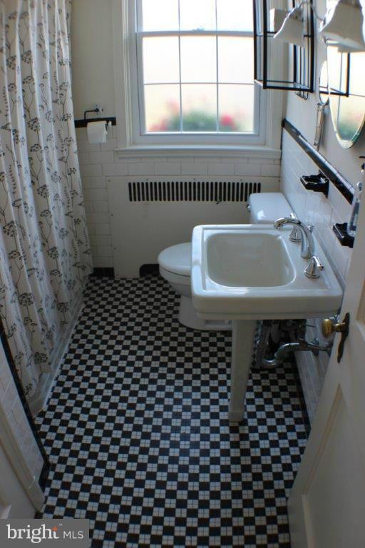 1665 Shadyside Road Baltimore, MD 21218 - Photo 15 of 19 Bath