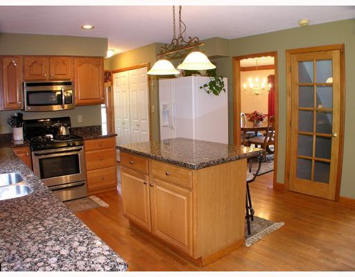 207 Warren Road Warrendale, PA 15086 - Photo 12 of 18 Kitchen.