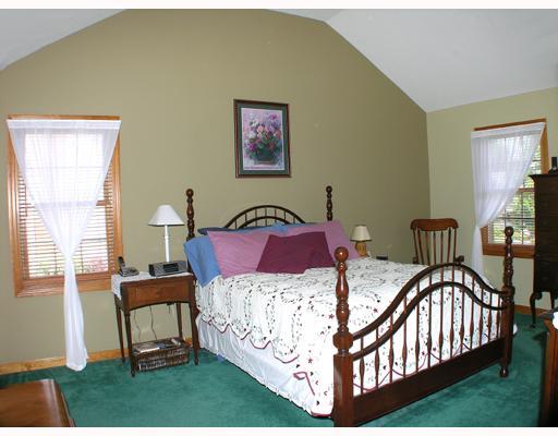 207 Warren Road Warrendale, PA 15086 - Photo 17 of 18 Master Bedroom.