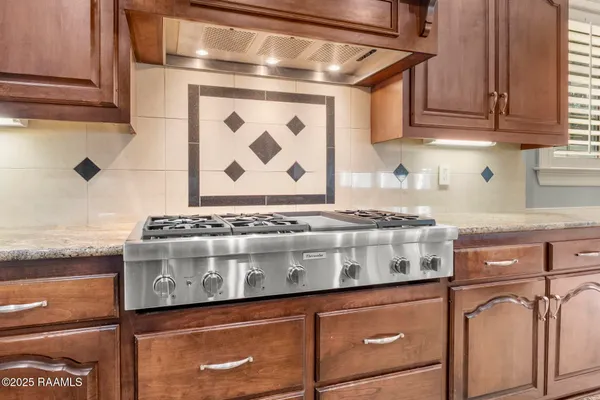 $1,485,000 | 700 Farmington Drive, Lafayette, LA 70503