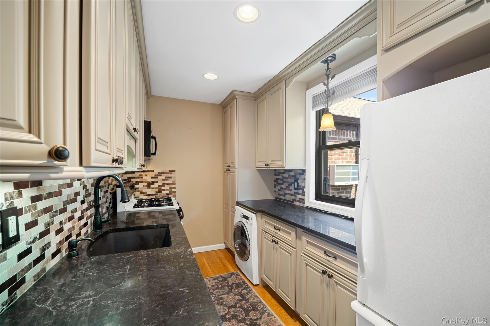 58-48 246th Crescent, Unit UPPR Queens, NY 11362 - Photo 2 of 15