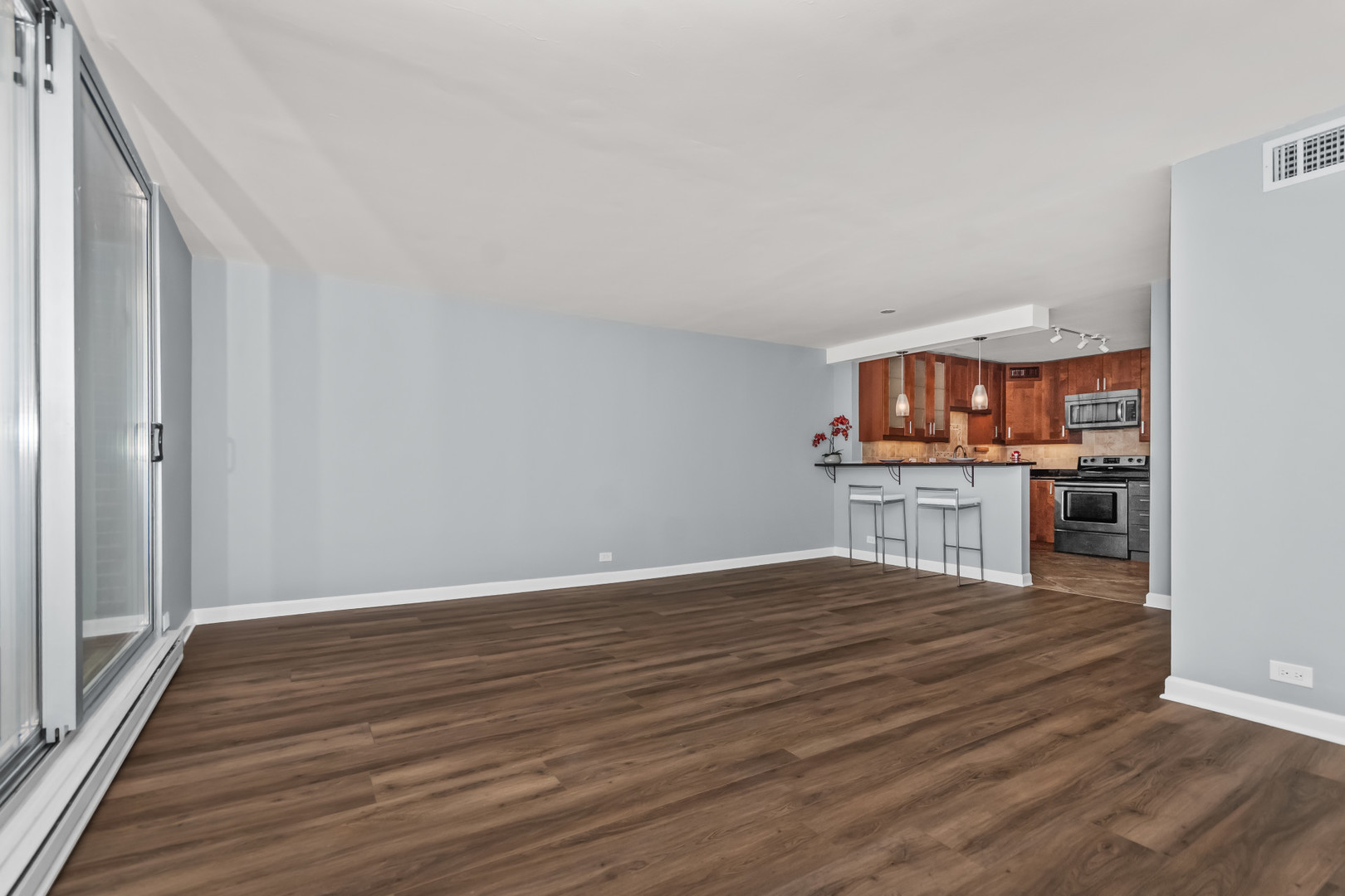 5855 North Sheridan Road, Unit 19F Chicago, IL 60660 - Photo 11 of 25 Gallery Image 11