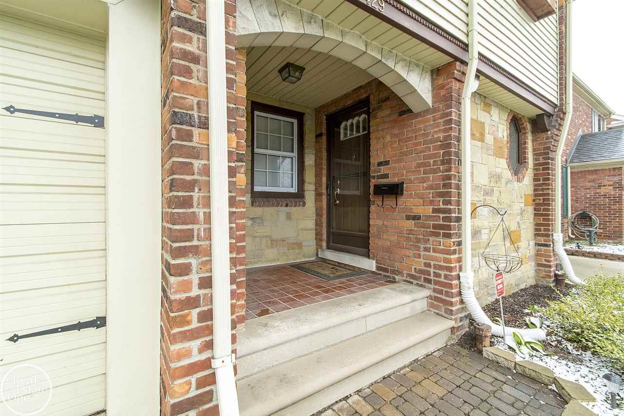 429 Moran Road Grosse Pointe Farms, MI 48236 - Photo 6 of 60