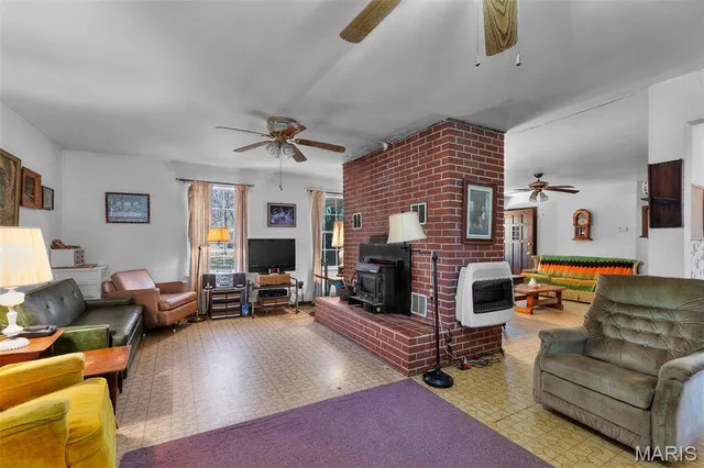 $352,500 | 6827 Wayne 505, Greenville, MO 63944