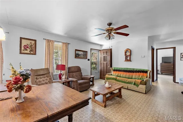 $352,500 | 6827 Wayne 505, Greenville, MO 63944