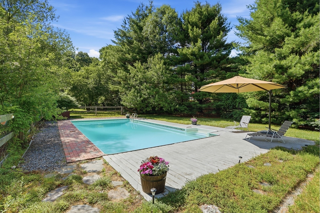 313 Berlin Road Bolton, MA 01740 - Photo 26 of 41