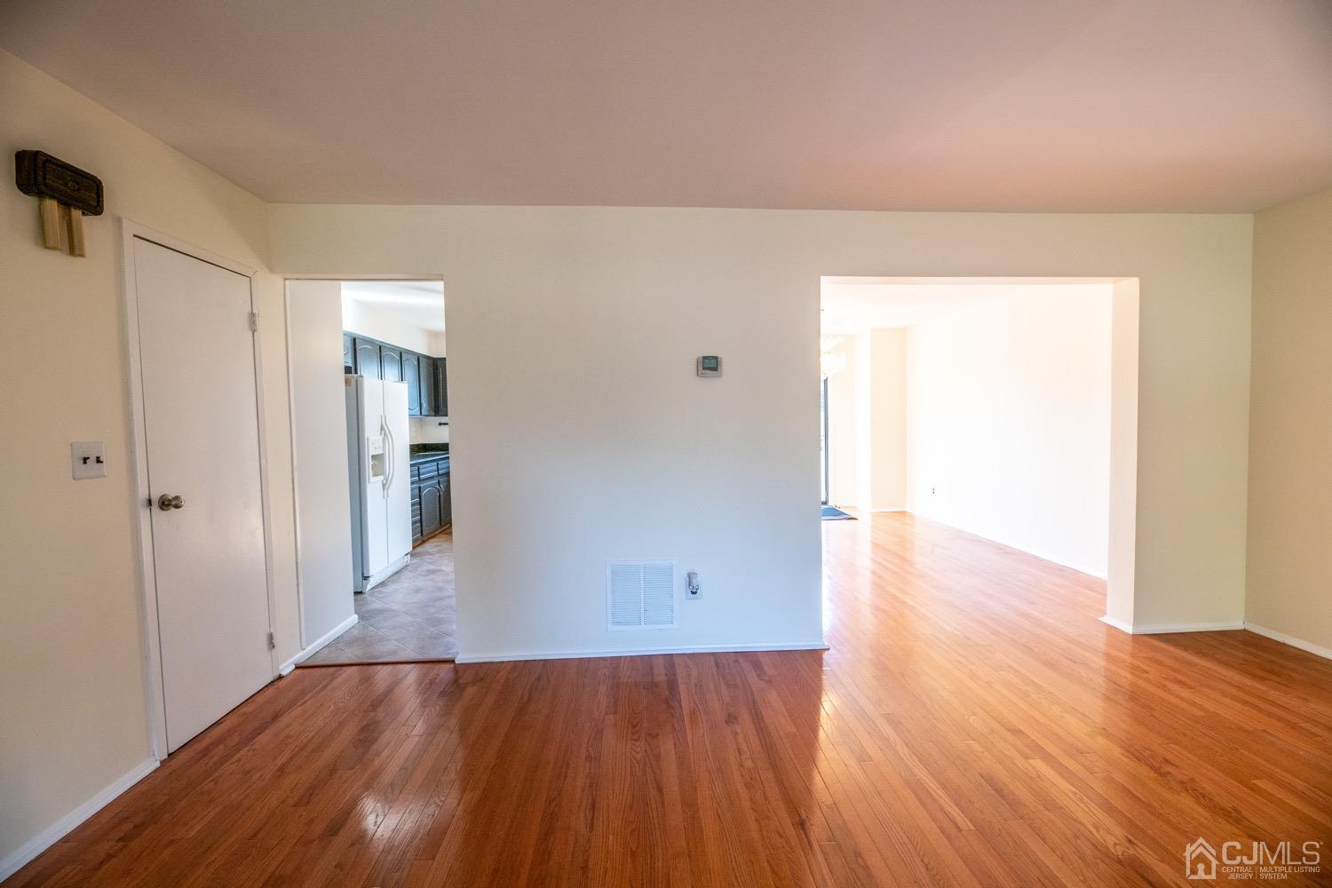 7101 Hana Road Edison, NJ 08817 - Photo 20 of 77