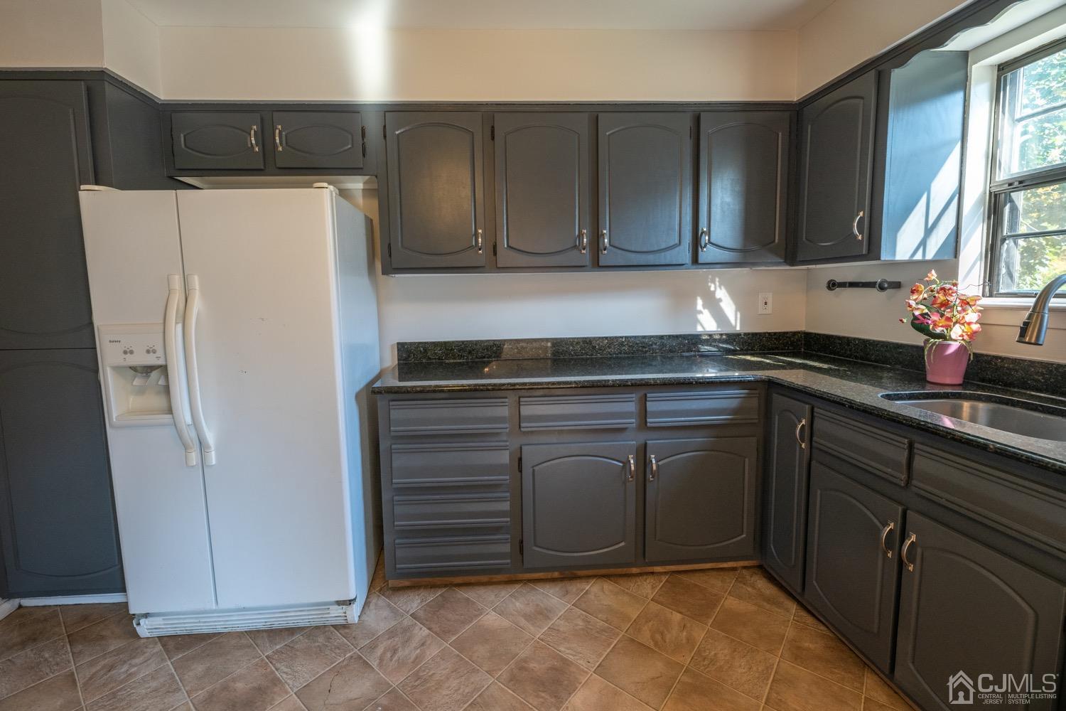 7101 Hana Road Edison, NJ 08817 - Photo 29 of 77