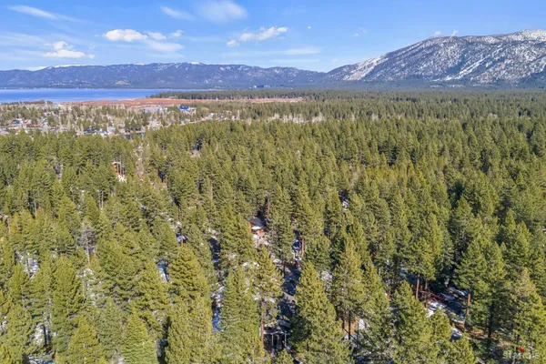 $530,000 | 2055 12th Street, Unit 1, South Lake Tahoe, CA 96150