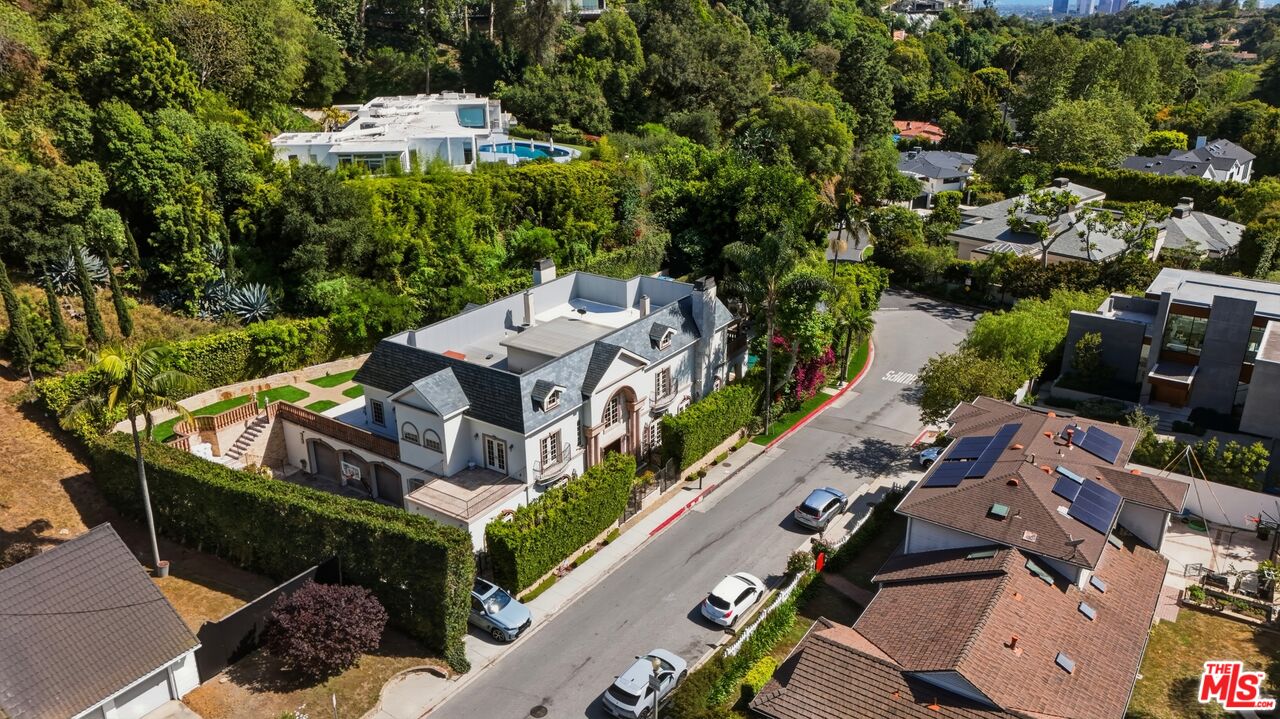 900 Chantilly Road Los Angeles, CA 90077 - Photo 33 of 46