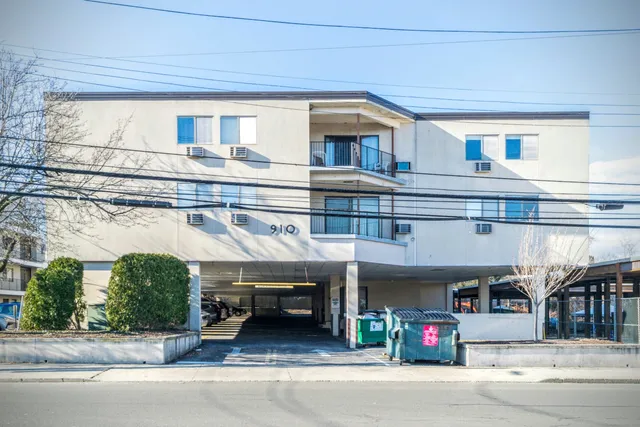 $343,000 | 910 Hope Street, Unit 5B, Stamford, CT 06907