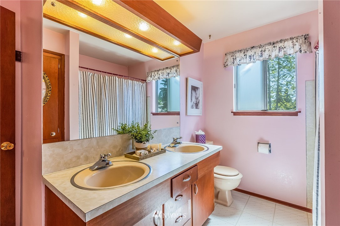 230 160th Street Southeast Bothell, WA 98012 - Photo 23 of 40