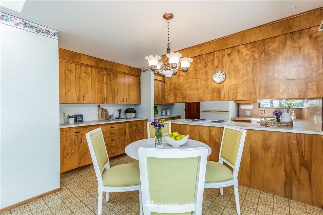 230 160th Street Southeast Bothell, WA 98012 - Photo 5 of 40