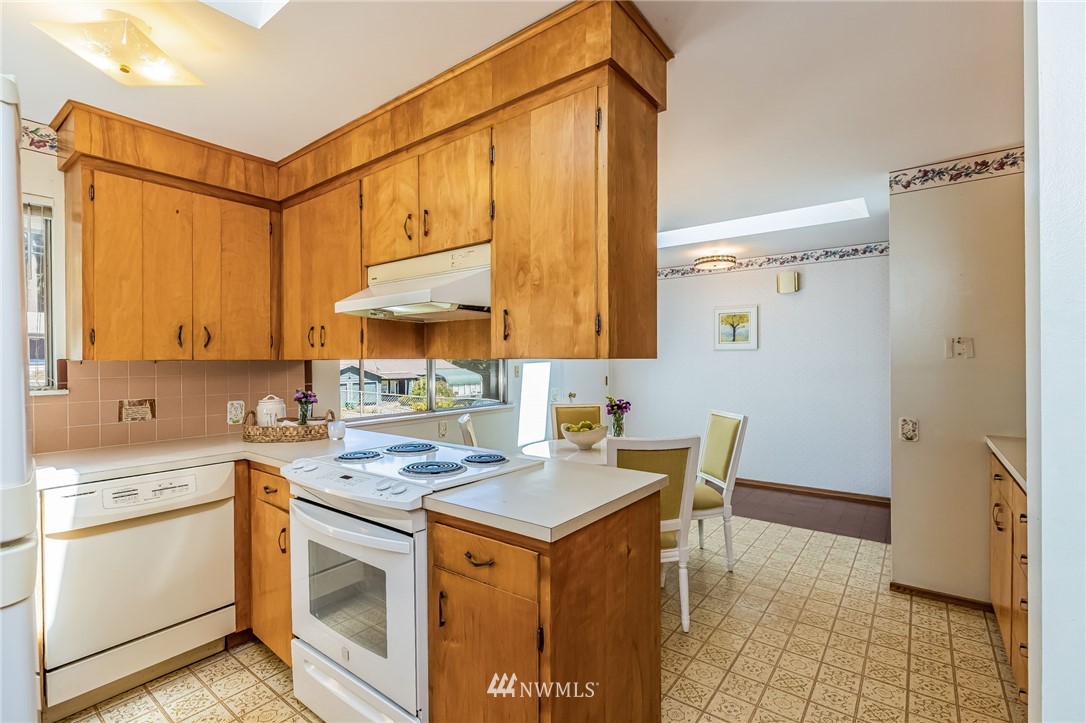 230 160th Street Southeast Bothell, WA 98012 - Photo 9 of 40