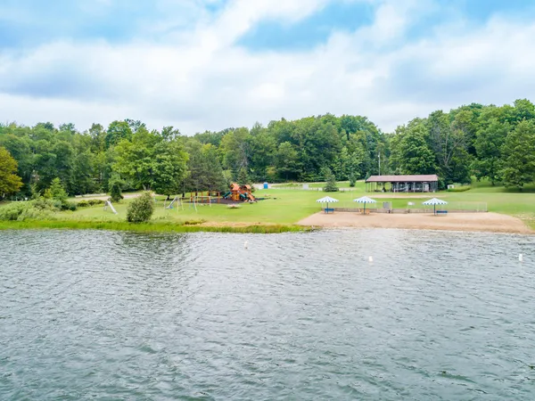 $4,500 | 23085 Huron, Evart, MI 49631