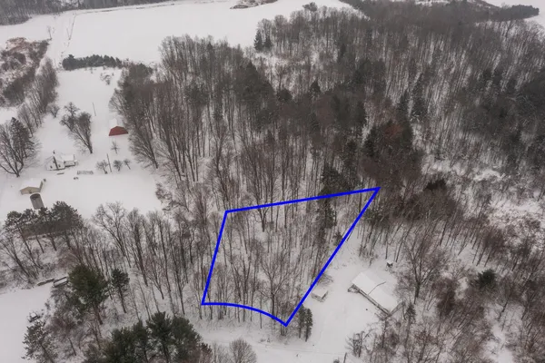 $4,500 | 23085 Huron, Evart, MI 49631