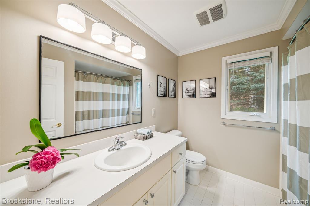 576 Bloomer Ridge Drive Rochester, MI 48307 - Photo 26 of 48