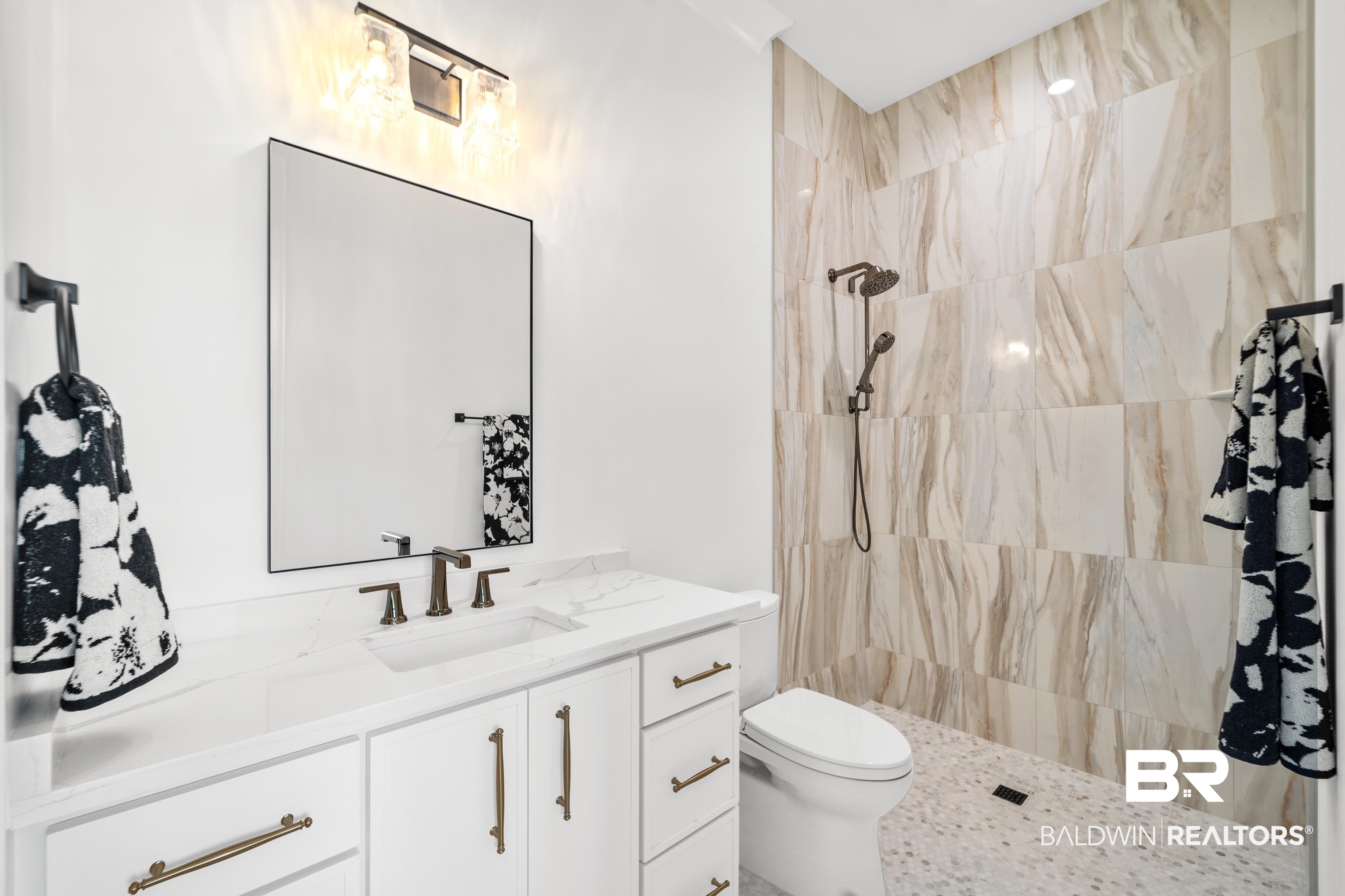 601 Teton Rdg Road Fairhope, AL 36532 - Photo 27 of 59 Guest Bath