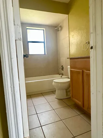 $2,400 | 452 Glenwood Drive, Unit 452, West Palm Beach, FL 33415