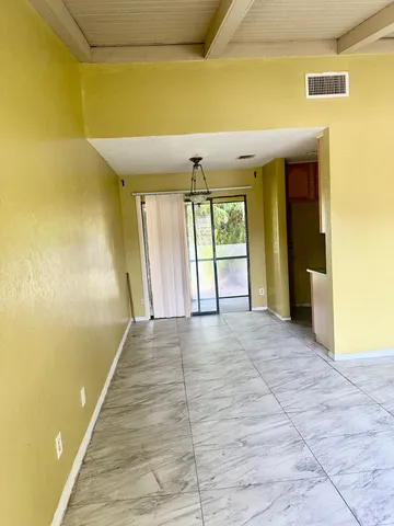 $2,400 | 452 Glenwood Drive, Unit 452, West Palm Beach, FL 33415
