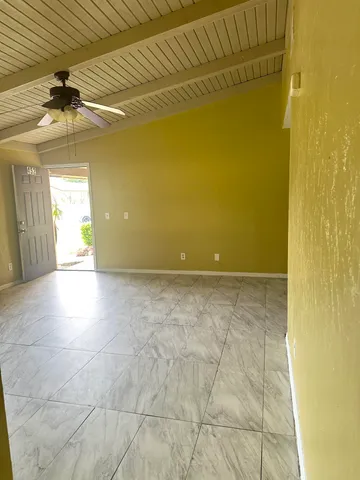 $2,400 | 452 Glenwood Drive, Unit 452, West Palm Beach, FL 33415