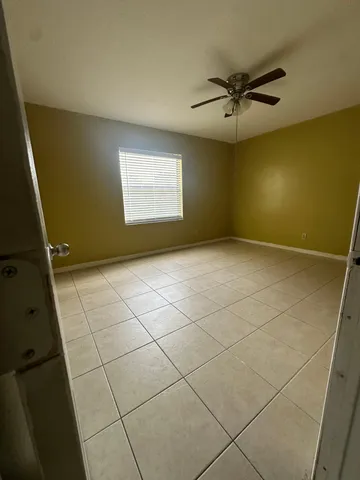 $2,400 | 452 Glenwood Drive, Unit 452, West Palm Beach, FL 33415