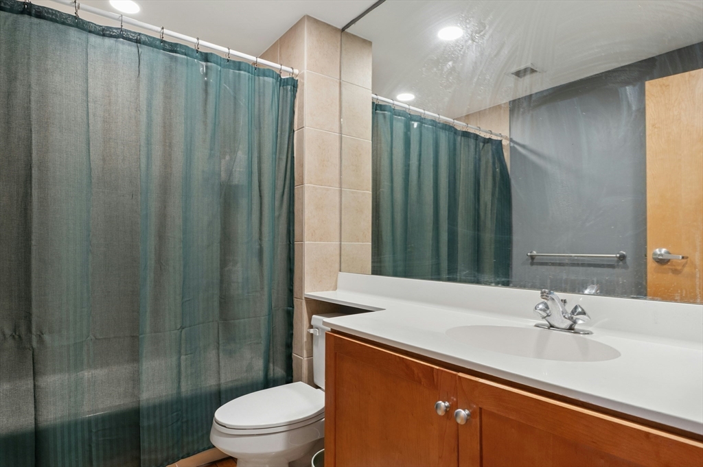 1 Envelope Terrace, Unit 202 Worcester, MA 01604 - Photo 35 of 39