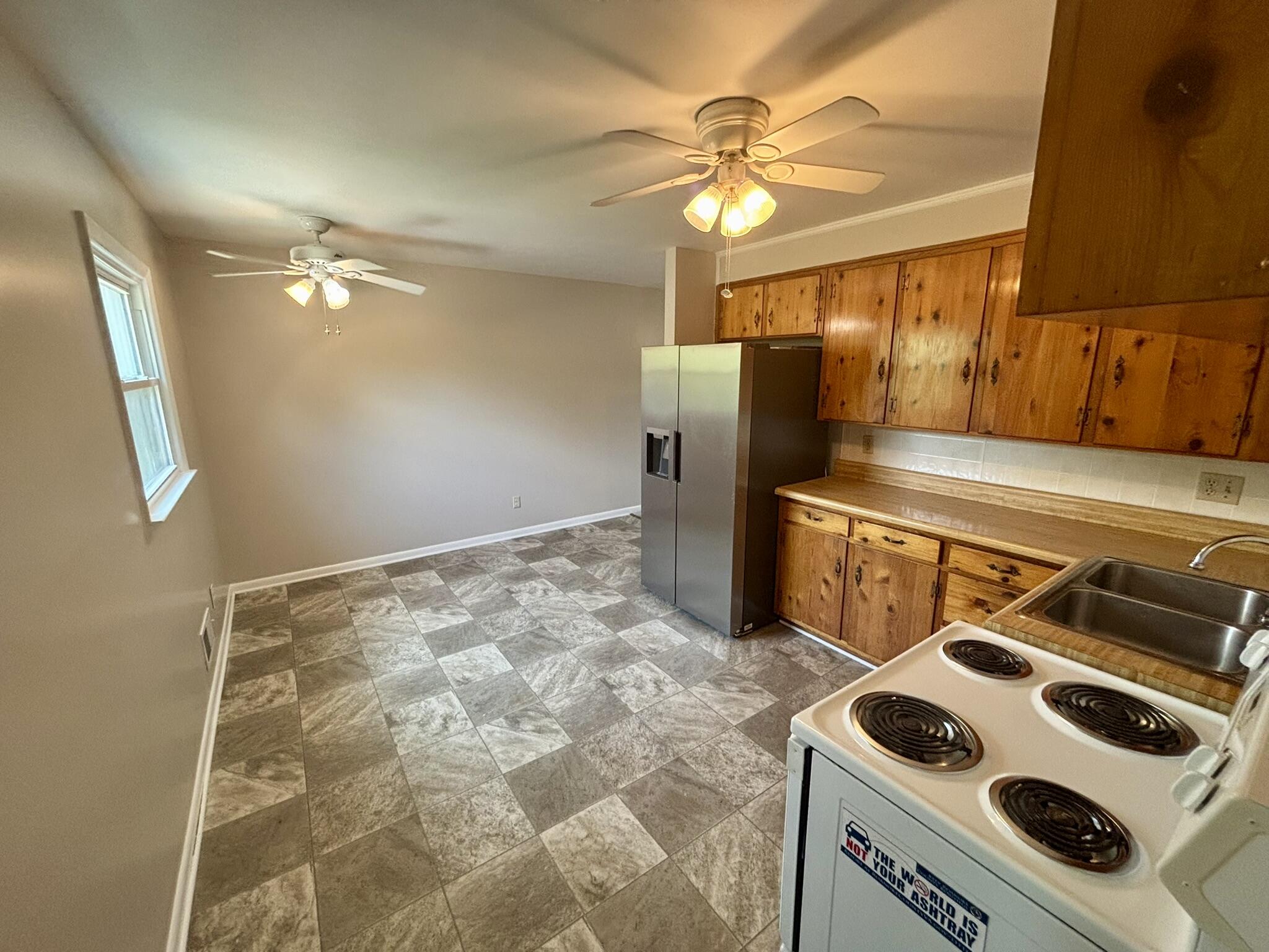 151 Return Road Roanoke, VA 24019 - Photo 3 of 17 IMG_3501
