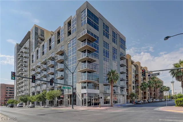 $1,900 | 353 East Bonneville Avenue, Unit 727, Las Vegas, NV 89101