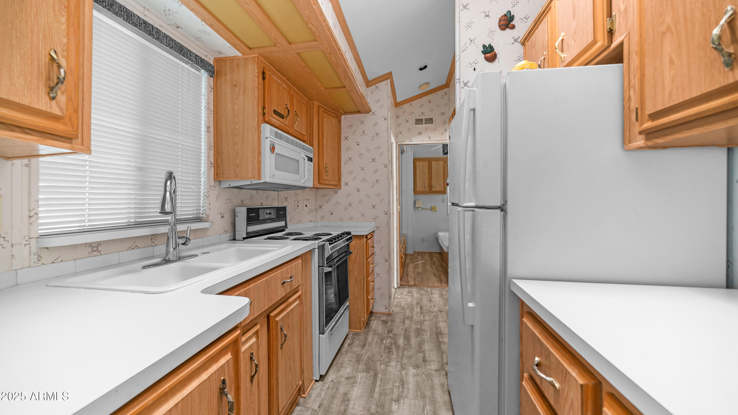 932 Nickel Drive, Unit 932 Apache Junction, AZ 85119 - Photo 12 of 52 3710 S Goldfield Rd Lot 932 (4)