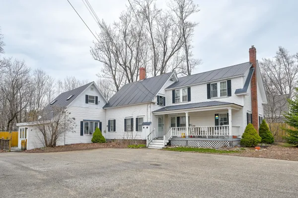 $750,000 | 22 Oak Street, Conway, NH 03860