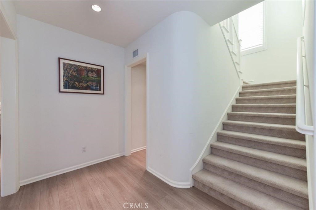 229 Rodeo Irvine, CA 92602 - Photo 3 of 37 Entry