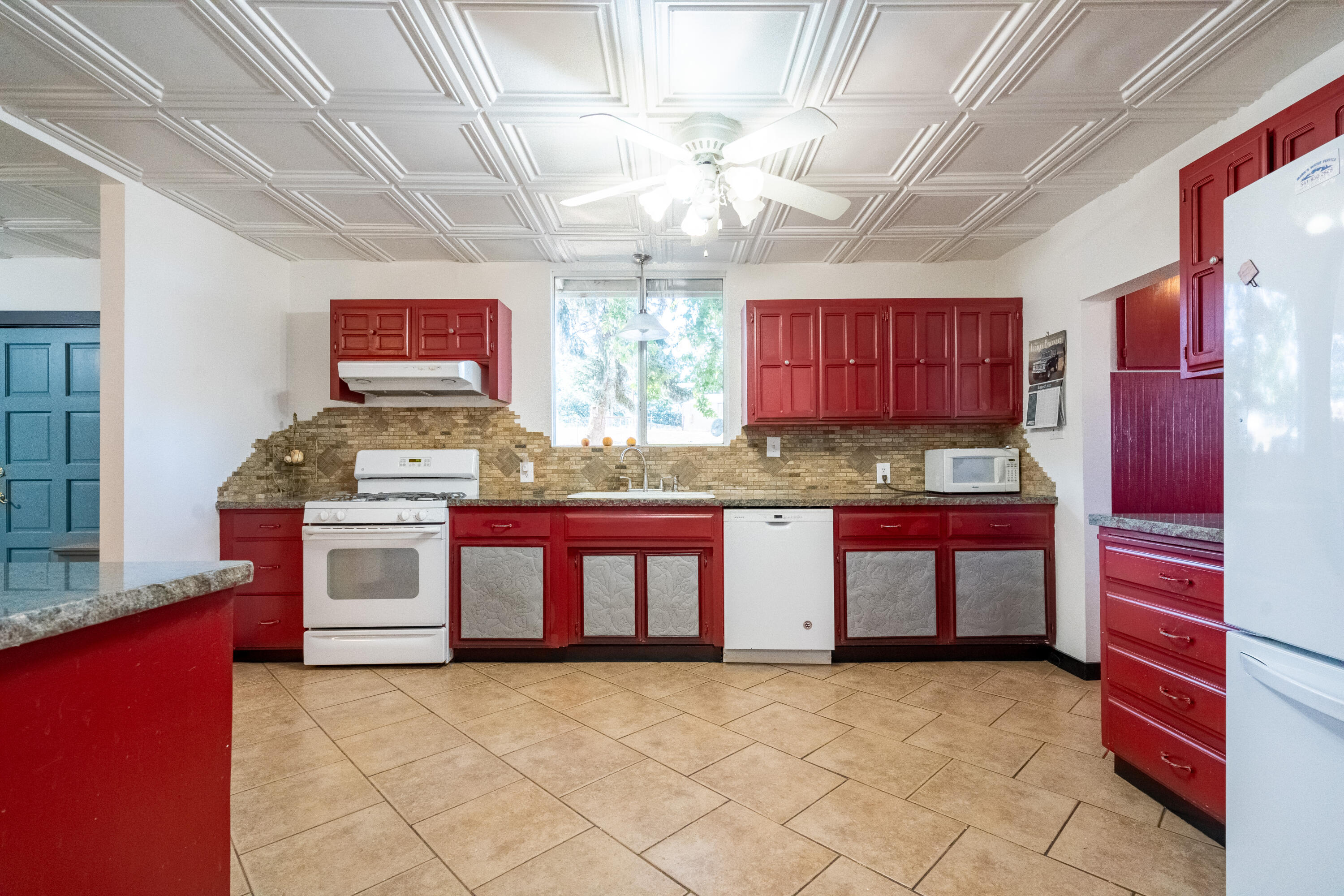 4413 Merita Terrace Central Point, OR 97502 - Photo 5 of 28 kitchen 45