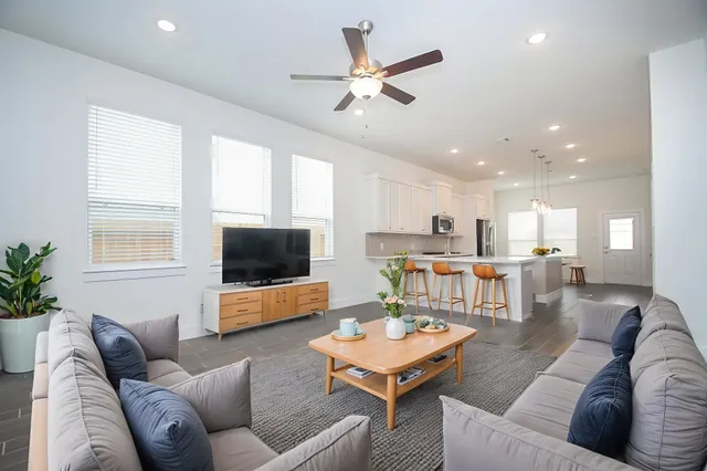 $2,400 | 2823 Sunrise Fld Lane, Brookshire, TX 77423